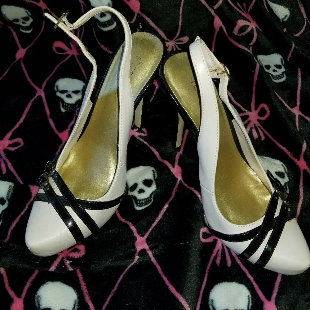 Shoedazzle Heels Sz 7